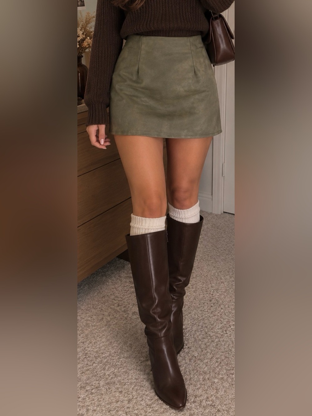 PrettyLittleThing Olive Green Faux Leather Mini Skirt Sz 2